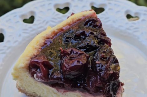 cheesecake fondant cerises noires part dessus